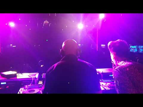 Jose Luis Gabin con Vanesa Klein  haciendo magia