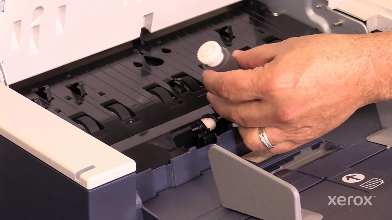 Xerox® PrimeLink® C9065 C9070 Series Printer Replacing the Document Handler Separation Roll