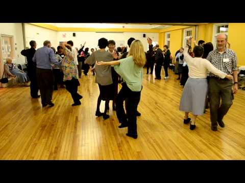 Traditional Yiddish Dance "Vengerka" - ייִדישע  ווענגערקה טאַנץ
