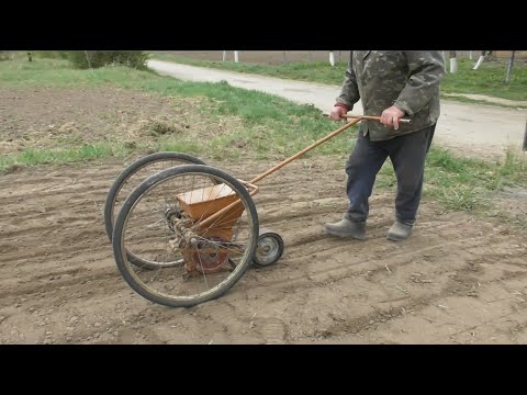 Ручные сеялки - два вида. Сеялки в деле