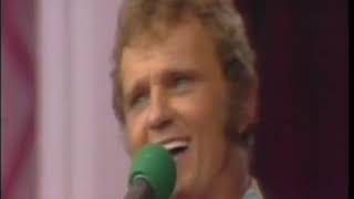 Jerry Reed &amp; Jerry Clower   Pants in His Hands