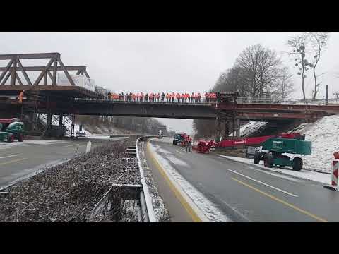 A48 - Eine neue Brücke wird verschoben - exklusive Zeitrafferaufnahmen