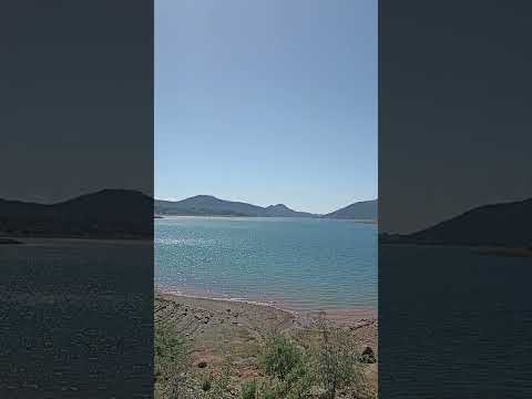 Lago colbún, región del Maule.