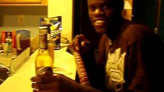 guy opens beer with teeth