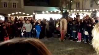 preview picture of video 'Die Passauer Höllengeister am Christkindlmarkt Passau, 10.12.2013'