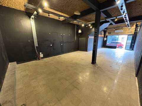 Video de YouTube - Local en Alquiler  en Tres Cruces, Montevideo