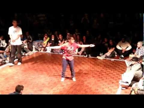 Gator vs Cintia - Battle Urbanation 2013 | Top 4 Popping