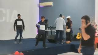 Peça teatral - Mãe de joelhos Filhos de pé