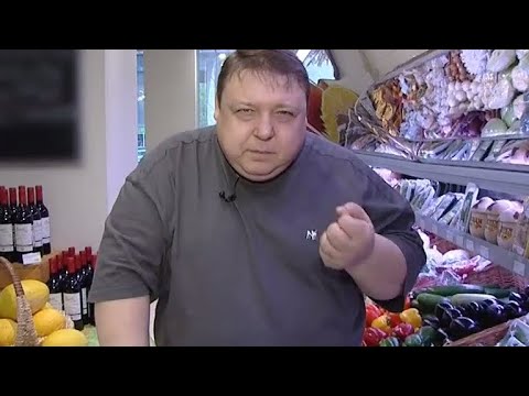 Продукты покупает Александр Семчев
