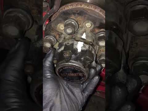 1988 Nissan Pathfinder automatic wheel hub removal #mechanical #automobile #shortsvideo #mechanic #c