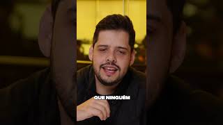 A pergunta que Adrian fez a bilionários mudou sua visão sobre investir