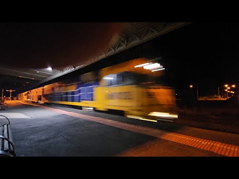 3PM7 PN up "Linfox Express #3" (NR103 NR1 G530 G526), Perth to Melbourne, 2130, 3/4/25, Horsham VIC