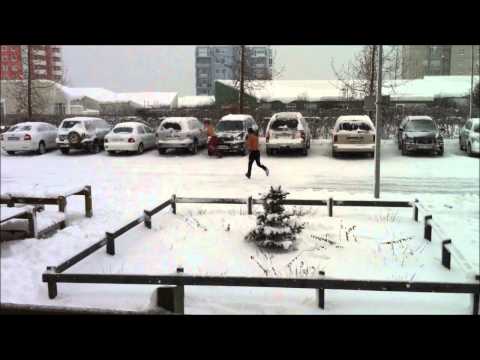 Egill Már og Kristinn þeyr að skemmta sér í skólanum