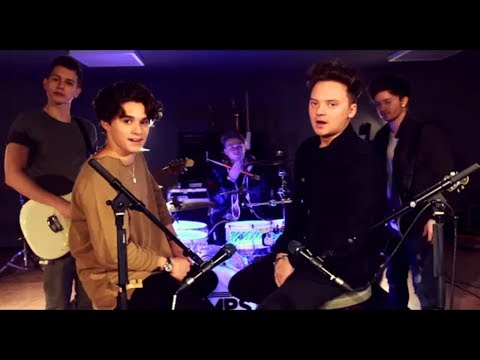 Conor Maynard vs The Vamps - Shape Off You (Sing Off/Mashup)(Lyrics/Lyrics Video)