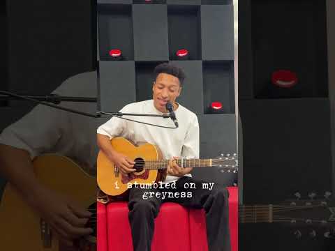 ‘Greyness’ acoustic performance on @Radiocomercial YouTube channel 🫶🏽