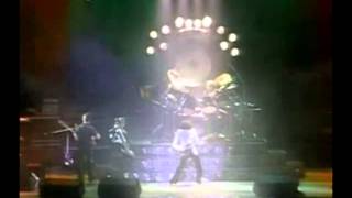 Queen  Live Killers  01 We Will Rock You (fast)