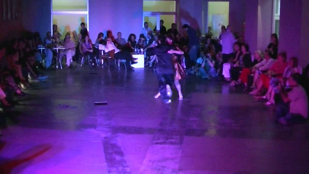 2  Milonga del Patio presenta: Viginia Cutillo y Jose Halfon Garua