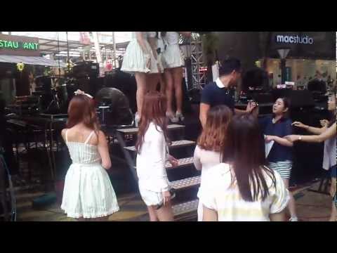 [Fancam] 120929 A-PINK At Onefm TheOne Concert Backstage