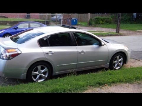 Bumbling Thief Aborts Carjacking After Realizing He Can't Drive Stick Shift