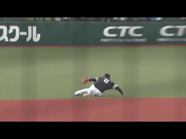 【7回裏】さすがの守備!! ホークス・今宮健太がファインプレーで魅せる!! 2022年4月10日 埼玉西武ライオンズ 対 福岡ソフトバンクホークス