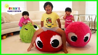 Giant Balls Bounce Toys Fun Pretend Play with Ryan, Emma and Kate!!!