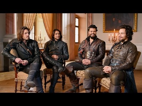 afbeelding Secrets of... War, villains and reuniting