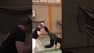 Download lagu Pencak Silat mp3 Download lagu Pencak Silat mp3