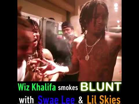 Wiz Khalifa Smokes Blunt With Swae Lee & Lil Skies