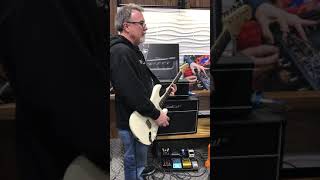 Video thumbnail for Bad Cat  The Paw Demo　NAMM2020出展ブースでのジョン・トンプソン氏による演奏です by 島村楽器 セブンパークアリオ柏店