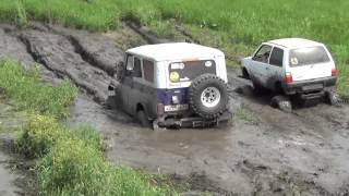 Смотреть онлайн Гонки по грязи на русских машинах