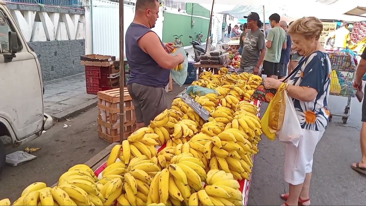 Na feira da ribeira na ilha