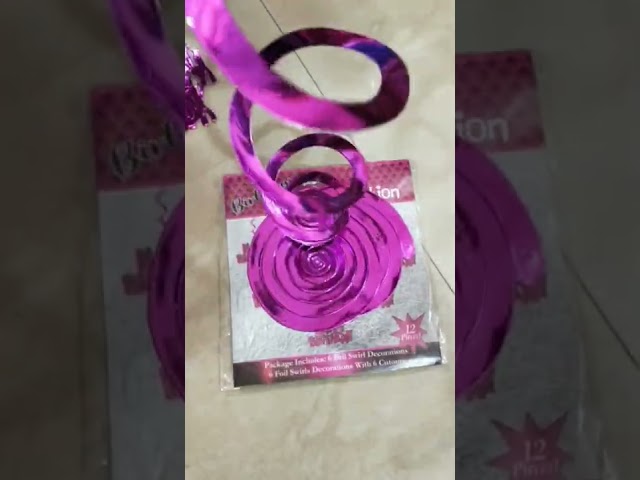 Vídeo relacionado con Happy 60th Birthday Party Hanging Swirls Streams Decoración de techo, Celebration 60 Hanging Swirls para 60 años de edad, Rose Gold Birthday Party Decorations Supplies