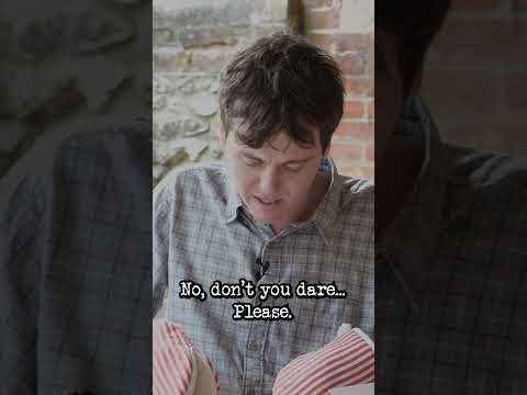 Turns out Sam Campbell has never seen an etch-a-sketch… #taskmaster