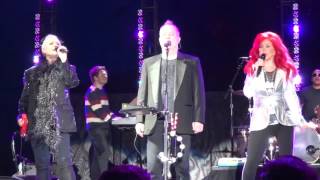 The B-52&#39;s - Is That You Mo-Dean? Live in Houston, Texas