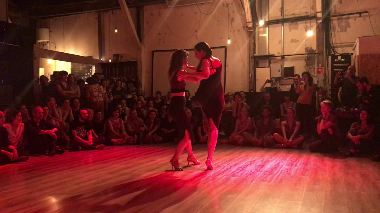 Veronica Toumanova & Melina Mistral - Corazon de papel (Calo)