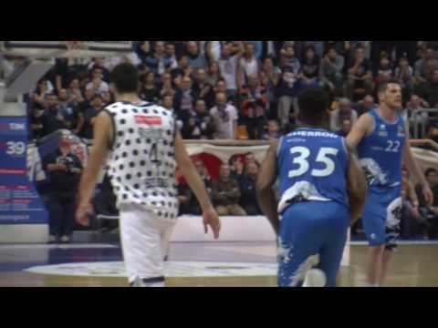 Fortitudo Kontatto Bologna-Roseto Sharks 76-70 (Serie A2 -- 8 dic 2016):gli highlights