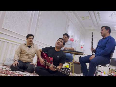 Perhat Solty Begmyrat Ejem (gitara)