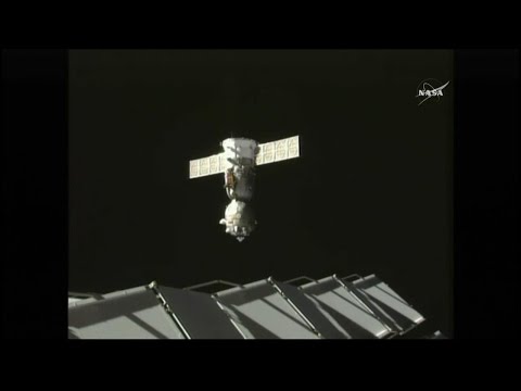 Soyuz TMA-16M Relocation (time lapse)