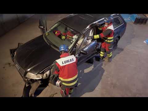 Door Removal Spreading Hinges #VEHICLE EXTRICATION THE NEXT GENERATION