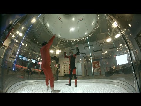 Indoor skydiving: knee flying and sit fly drills (Nick 40)