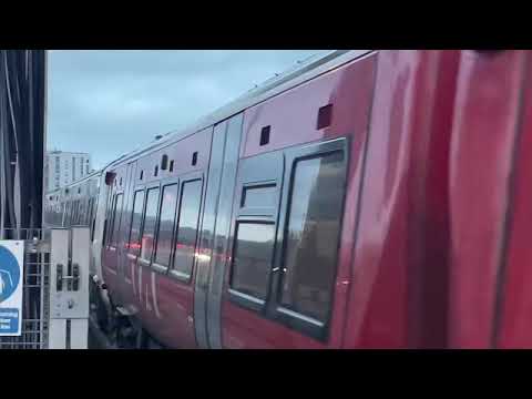 Class 387 departing Brighton for London Victoria 