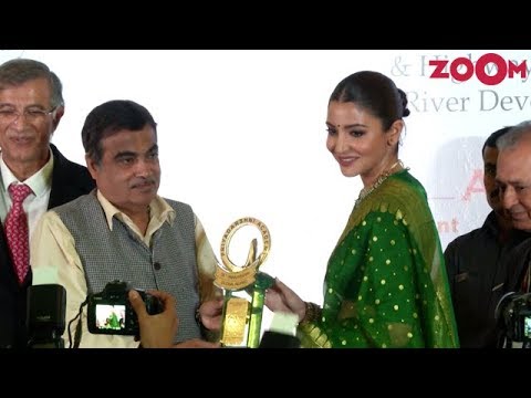 download lagu mp3 mp4 Anushka Sharma Green Saree Online, download lagu Anushka Sharma Green Saree Online gratis, unduh video klip Anushka Sharma Green Saree Online