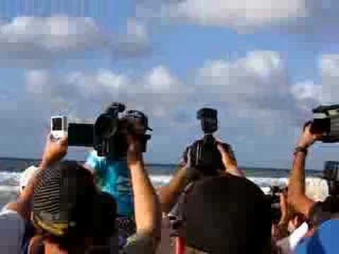 Australia's Bede Durbidge wins Billabong Pipeline Masters