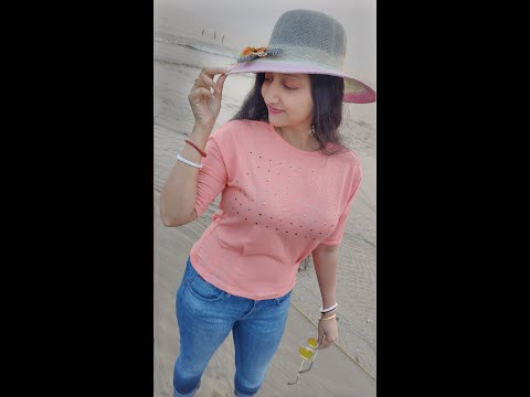 fashion on the beach | Udaipur | walking on the beach crop jeans fashion nova | styling on the beach