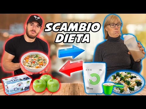 SCAMBIO LA DIETA CON MIA MAMMA PER 24 ORE *prova per la prima volta le proteine*