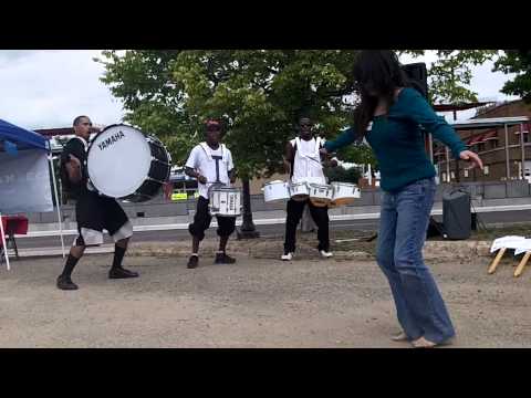 Chilli Lor impromptu B-Girl dance on gravel at Unify University 2012
