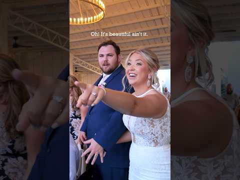 Watch This Couple Light Up as They Spot Their Live Wedding Painting! 🥰 #LiveWeddingPainter