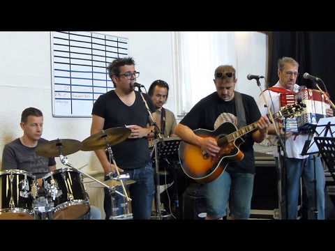 Zet de tijd stil, Pater Moeskroen met PVOcaal