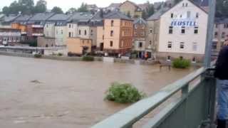 preview picture of video 'Hochwasser Wilkau-Hasslau 2.6.2013'