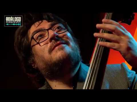 Análogo en modo jazz Capítulo 2